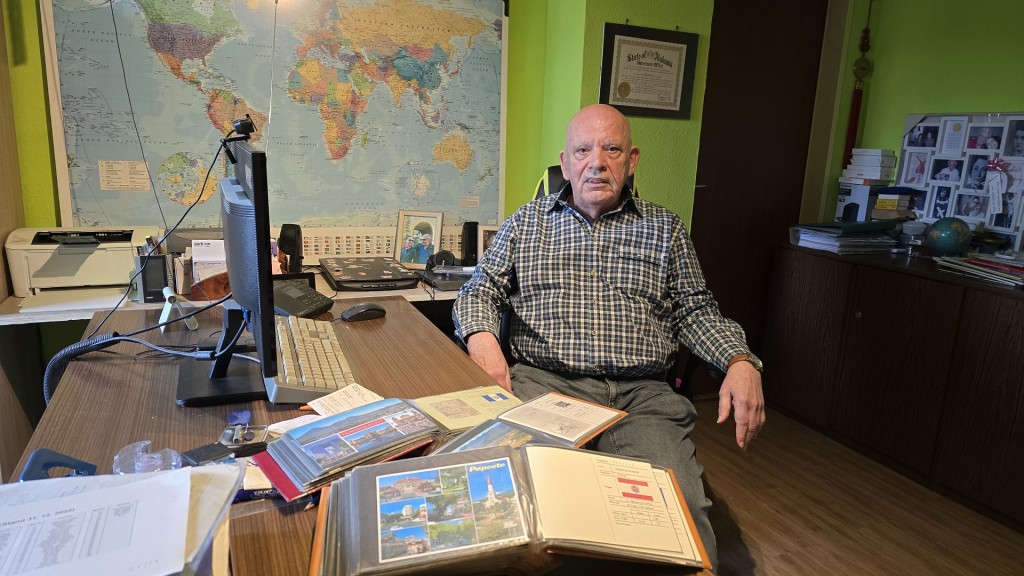 Postkartensammler Volker Wildschrey