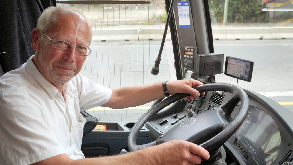 Busfahrer im Seniorenalter