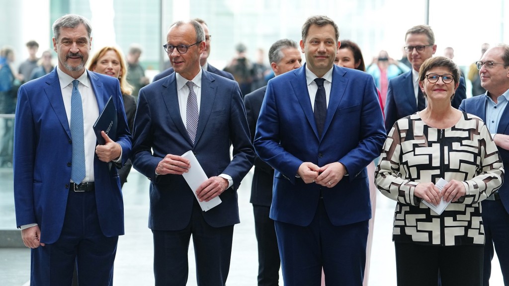 Markus Söder (l-r),  CSU-Vorsitzender, Friedrich Merz, CDU-Bundesvorsitzender, Lars Klingbeil, SPD-Fraktions- und Bundesvorsitzender, und Saskia Esken, SPD-Bundesvorsitzende