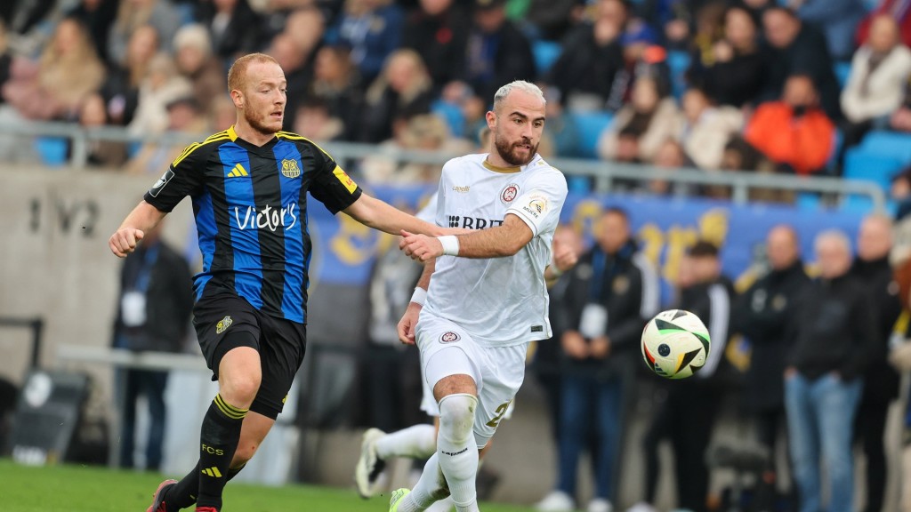 Foto: FCS-Spieler Vasiliadis im Zweikampf