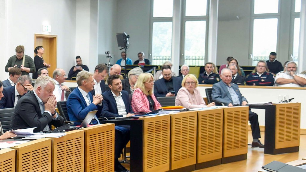 Foto: CDU- und AfD-Fraktionen im saarländischen Landtag währen einer Plenarsitzung