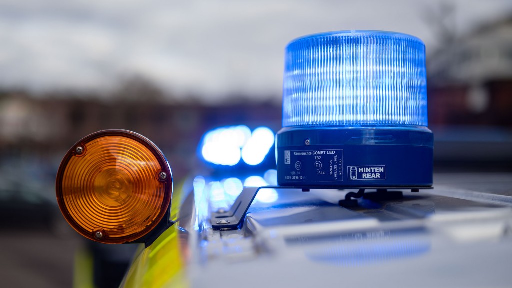 Foto: Blaulicht auf einem Einsatzfahrzeug der Polizei