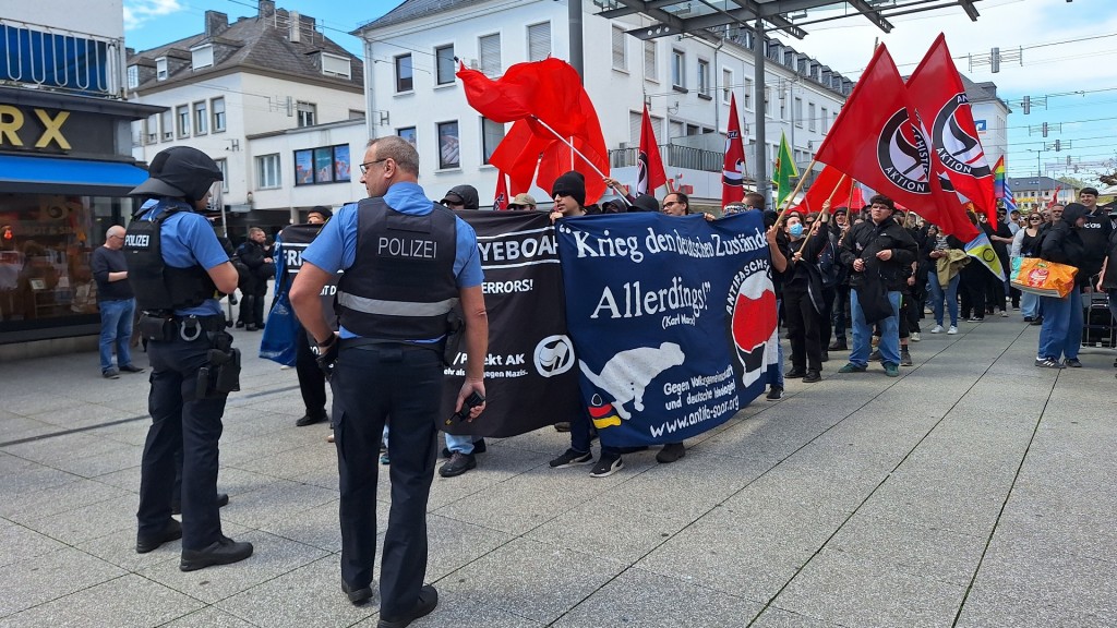 Foto: Gegenveranstaltung der Antifa, die Widerstand gegen den gesellschaftliche Rechtsruck leisten will.