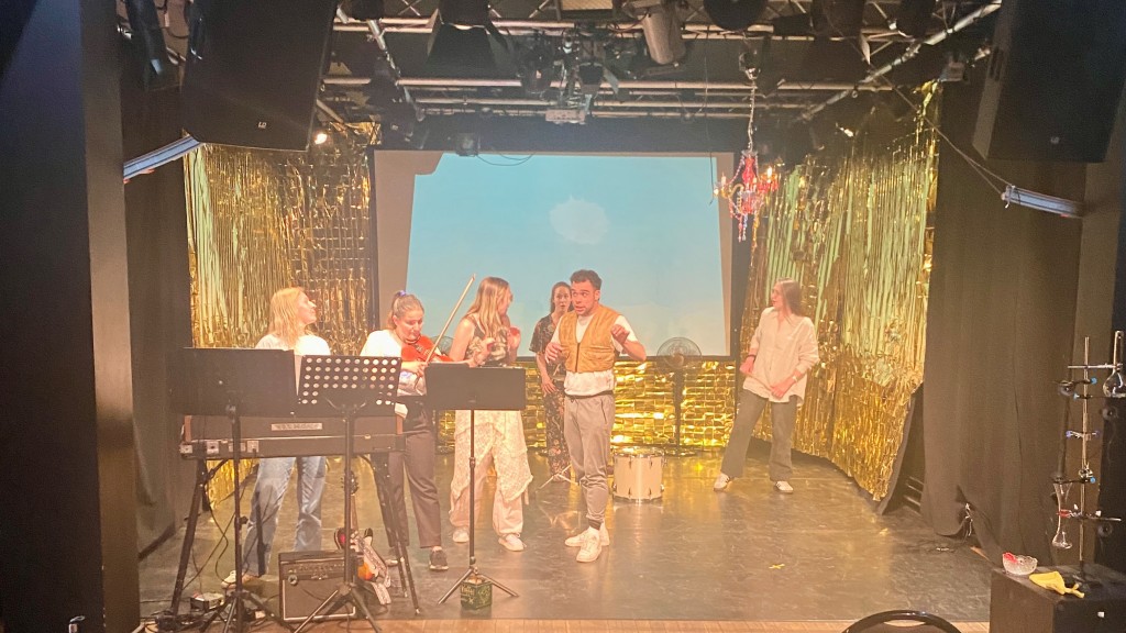 Szene bei der Generalprobe der Operette 