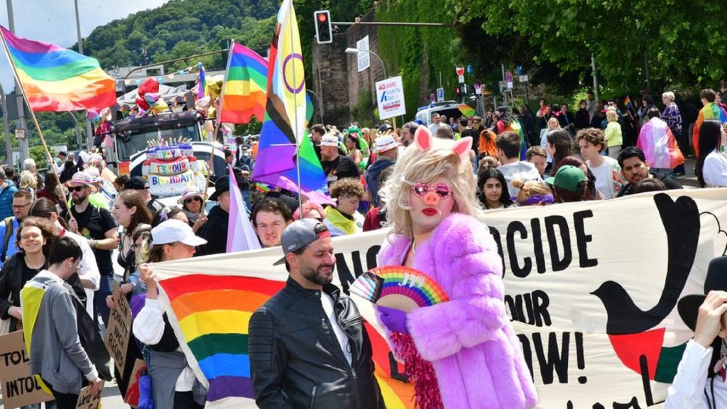 Foto: Marsch der CSD Parade 