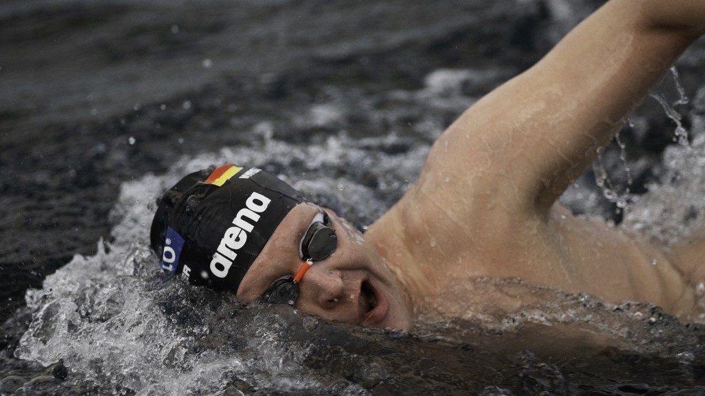 Foto: Andreas Waschburger schwimmt