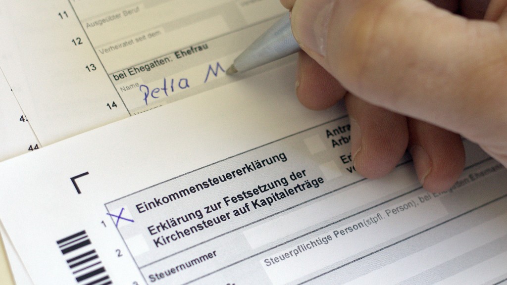 Ausfüllen der Formulare zur steuerlichen Erfassung der Einkommensteuer