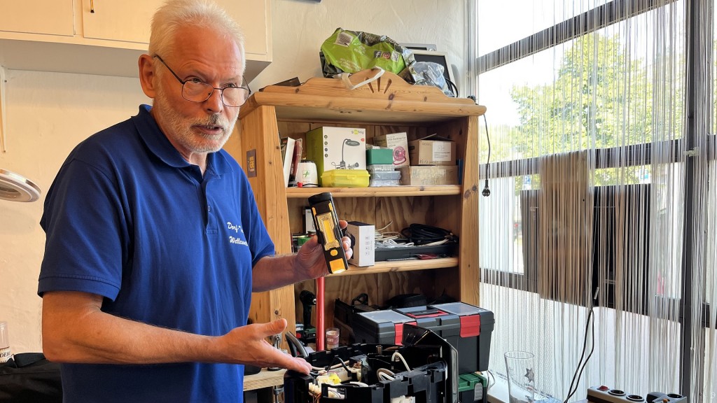 Wilfried Schwan im Reparaturcafé