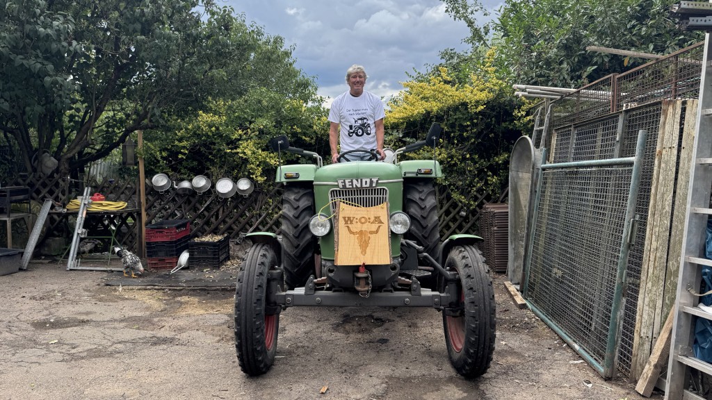 Armin auf seinem Traktor