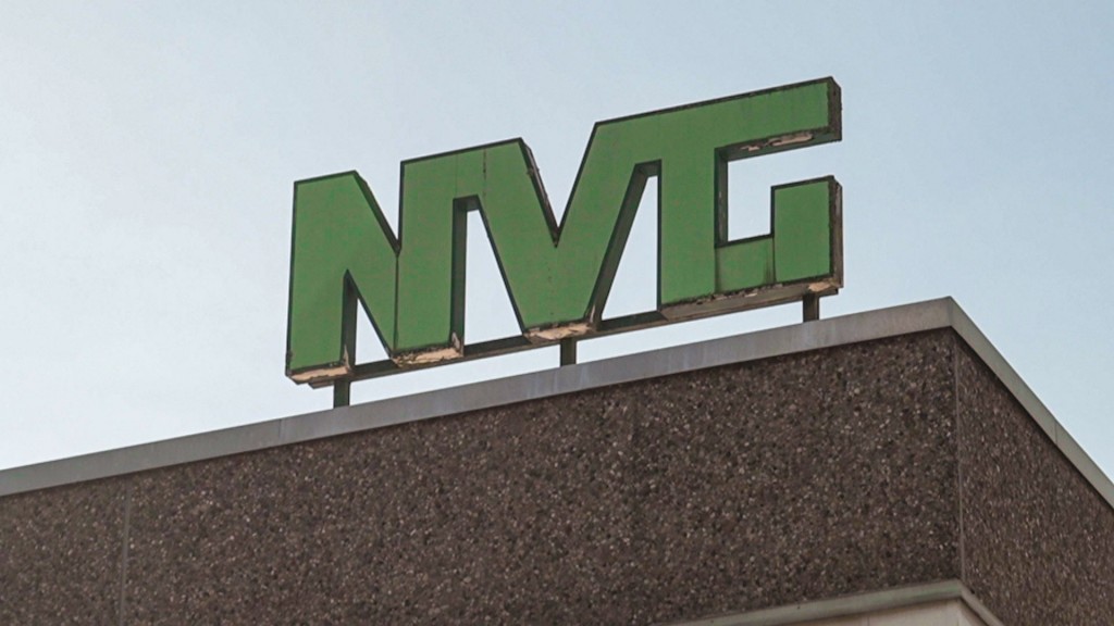 Logo der NVG auf einem Gebäudedach