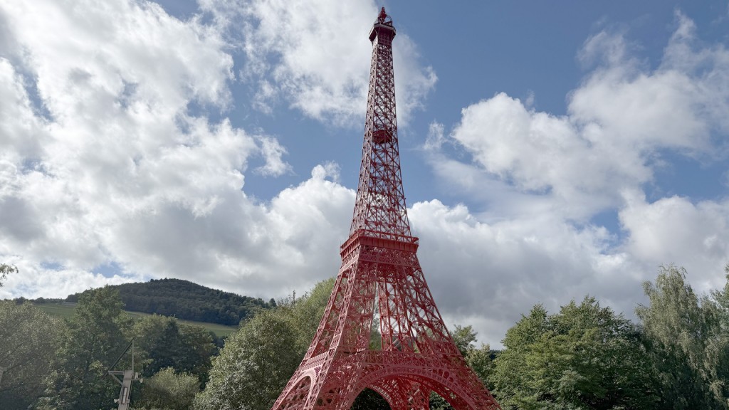 Der Eiffelturm-Nachbau im Elsass