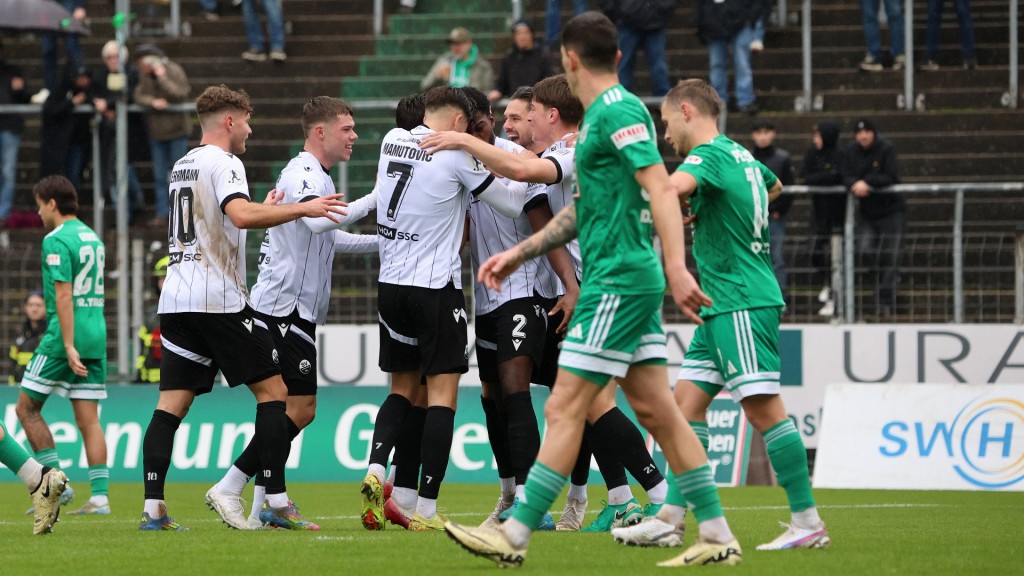 Torjubel beim SV Sandhausen nach dem Führungstreffer gegen den FC Homburg.