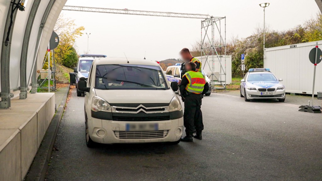 Polizei bei Grenzkontrollen