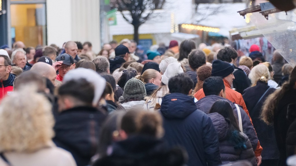 Foto: Menschen in einer Einkaufsstraße