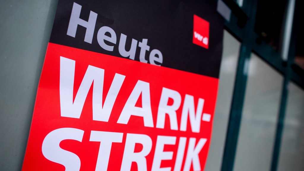 Foto: Ein Plakat der Gewerkschaft Verdi mit der Aufschrift «Heute Warnstreik»