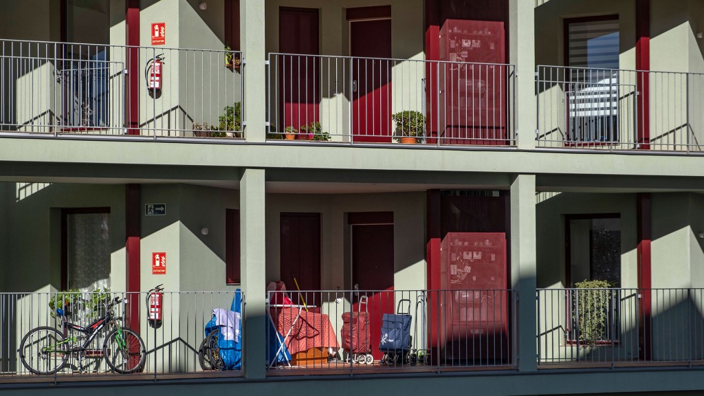 Balkone eines Mehrfamilienhauses