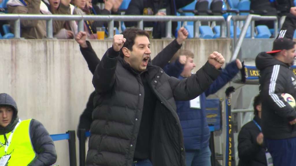 Saarbrücker Torjubel nach einem Treffer gegen den VfB Stuttgart II
