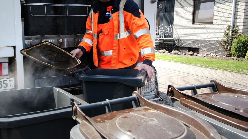 Biotonnen werden gewaschen
