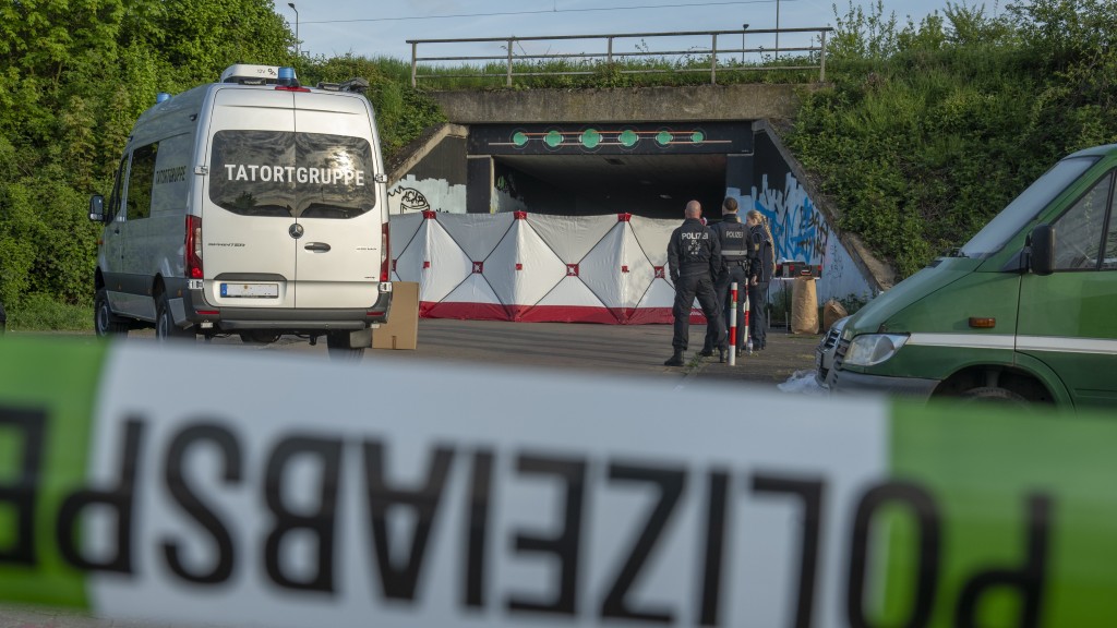 Foto: Einsatzkräfte am Tatort nach der Explosion in Völklingen