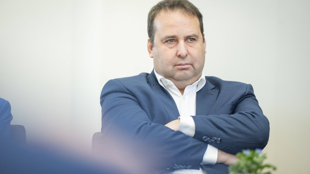 Gesundheitsminister Magnus Jung (SPD) während einer Landtagssitzung