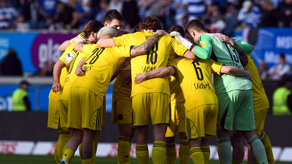 Foto: Spieler des 1. FC Saarbrücken auf dem Platz