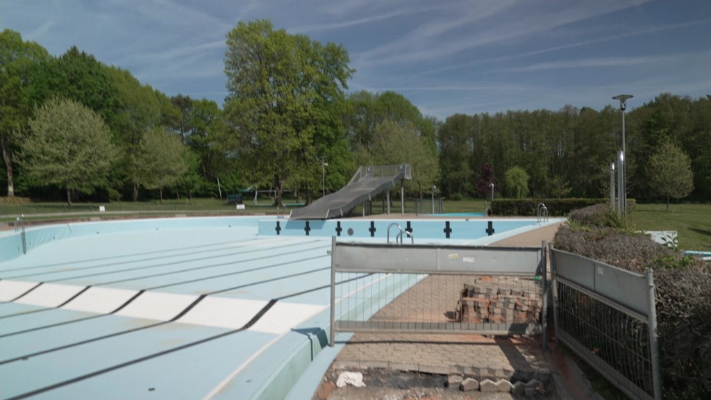 Baufälliges Freibad Hochwiesmühle in Bexbach