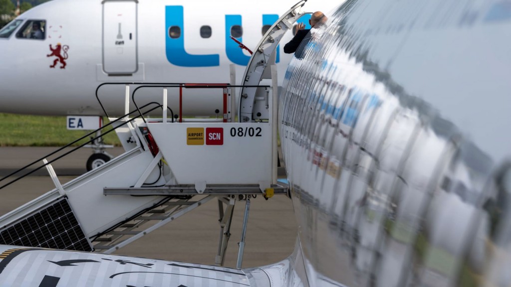Foto: Ein Luxair-Flugzeug am Flughafen Saarbrücken