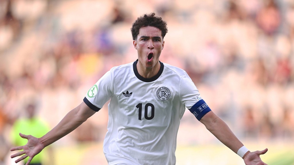 Foto: Noah Darvich jubelt nach einem Torerfolg