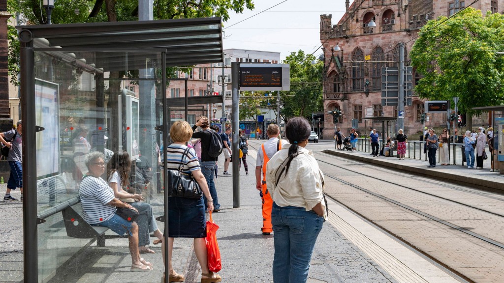 Die Saarbahn-Haltestelle an der Johanneskirche