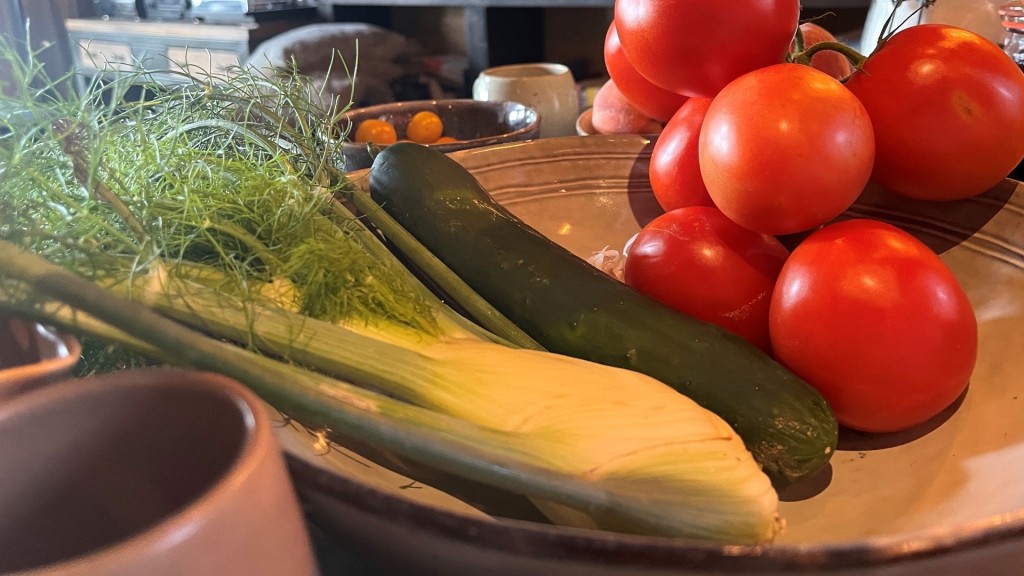 Die Zutaten für die Gurkenkaltschale mit Fenchel