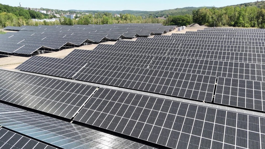 Solaranlage auf der Halde Hirschbach in Dudweiler