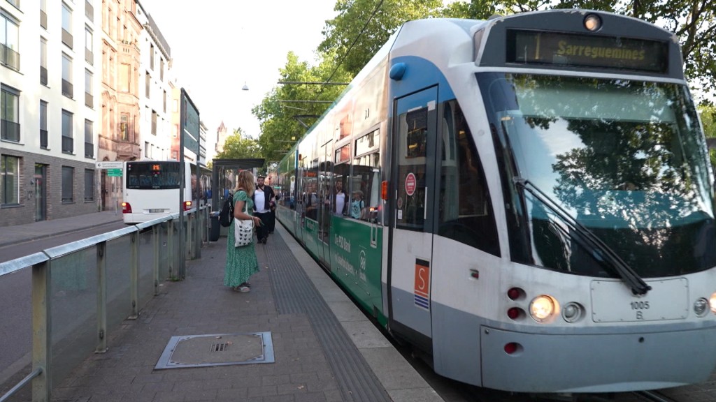 Saarbahn am Landwehrplatz