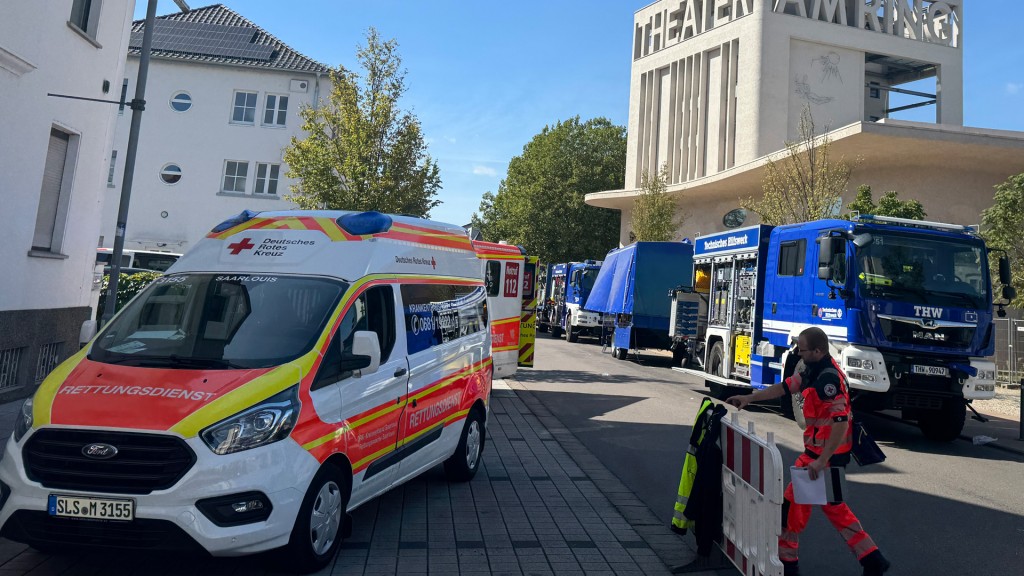 Übung von Einsatzkräften in Saarlouis am Theater am Ring
