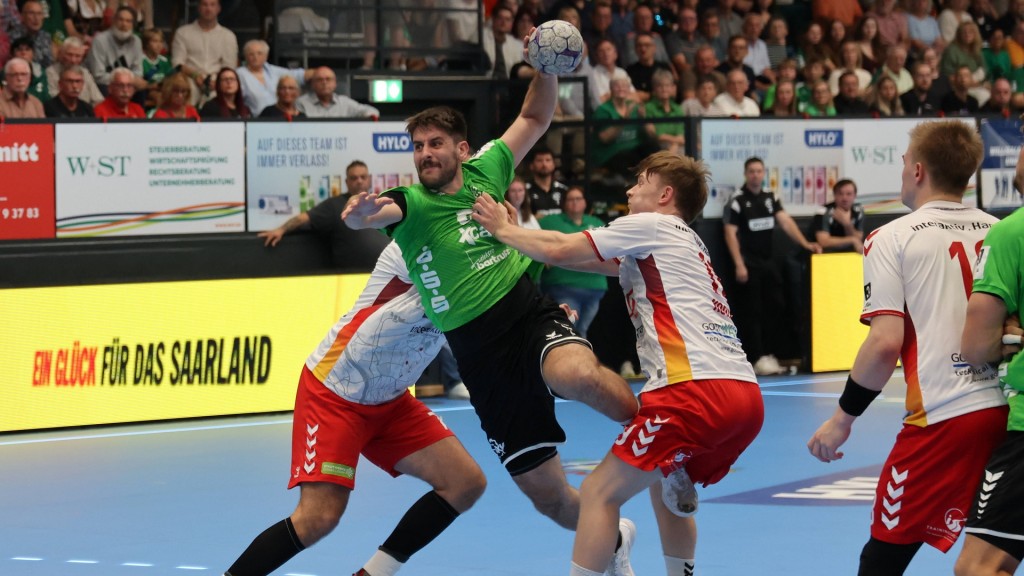 Foto: Marcel Becker (HG Saarlouis) beim Angriff gegen Düsseldorf-Ratingen.