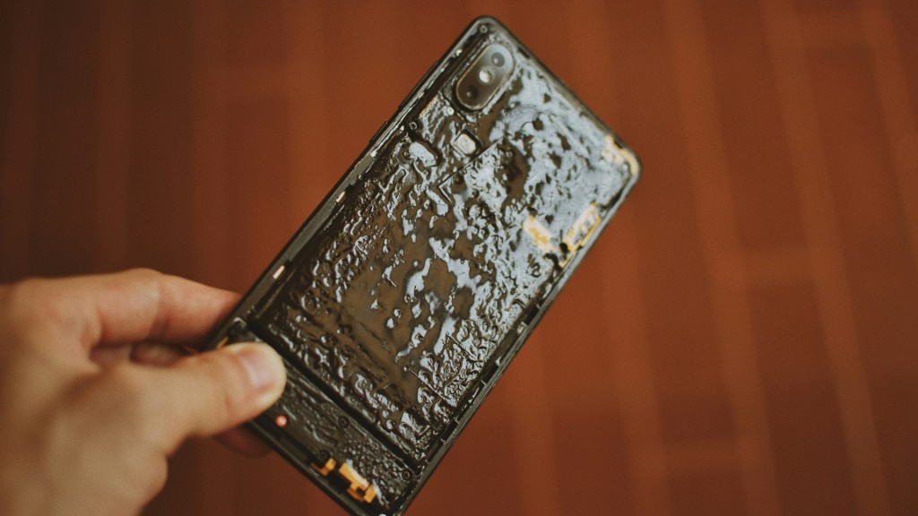 Smybolbild Akkubrand: ein verschmortes Smartphone