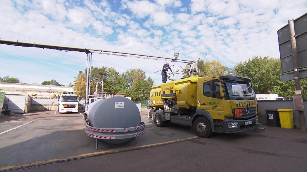 Foto: LKW mit Heizöltank